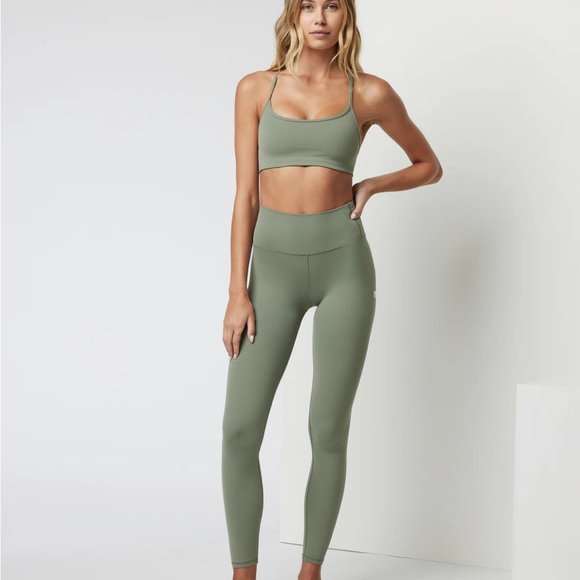 Vuori AllTheFeels™ Legging Pistachio NWT - Picture 5 of 5